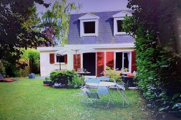 Location de vacances pour 7 personnes, avec jardin à Lésigny