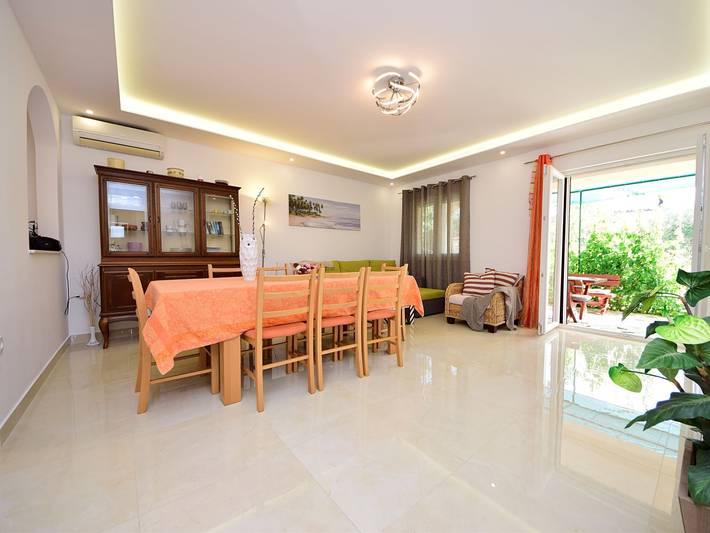 Ferienhaus für 8 Personen, mit Garten und Balkon in Split-Dalmatien - 4