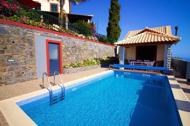 Bungalow für 4 Personen, mit Balkon und Garten