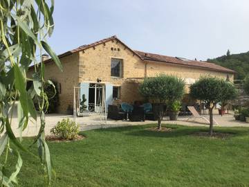 Chambre d’hôte pour 2 personnes, avec jardin et piscine à Plazac