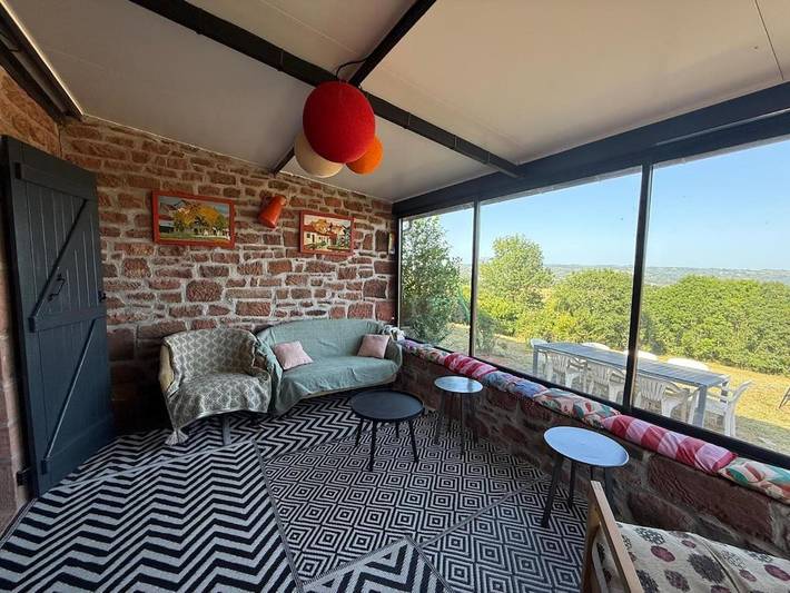 Location de vacances pour 8 personnes, avec Terrasse ainsi que Jardin et Vue à Lagleygeolle - 2