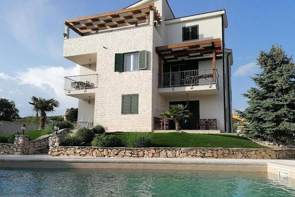 Ganze Wohnung, 2-Zimmer-Ferienwohnung mit Balkon und Meerblick Brodarica, Sibenik A-25027-d in Brodarica, Šibenik-Knin