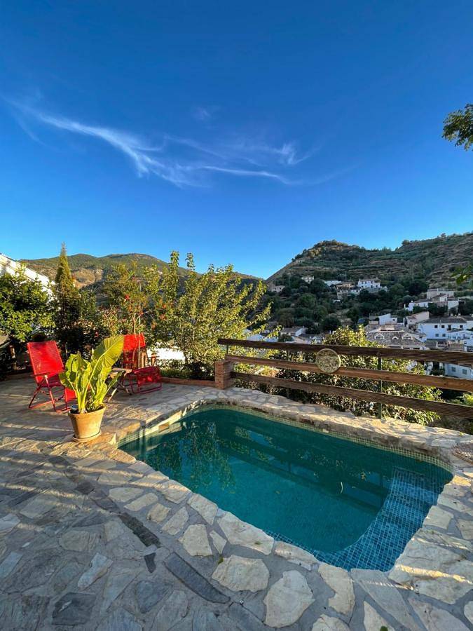 Gîte pour 3 personnes, avec Terrasse et Jardin ainsi que Piscine et Vue dans Tocón