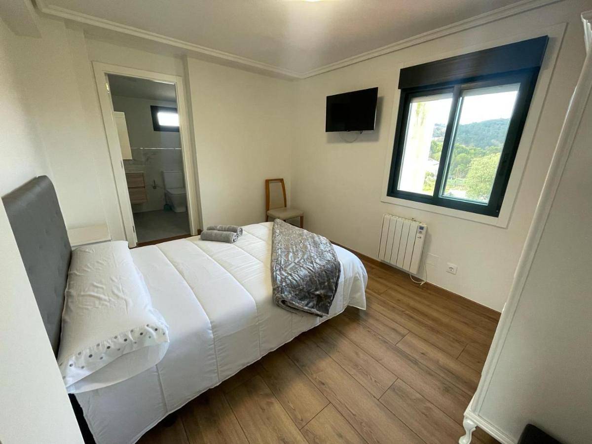 Apartamento de férias inteiro, Double Room with Shared Bathroom in Vigo, Costa de Galicia