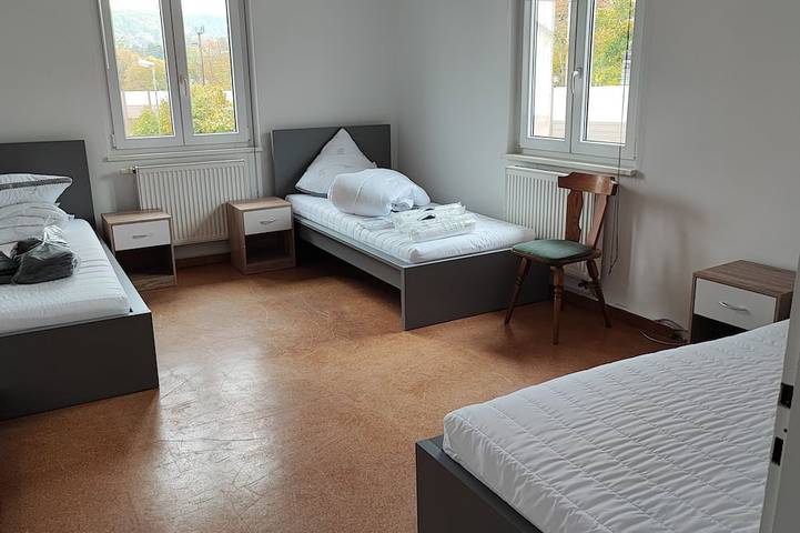 Apartamento entero, Ferienwohnung und Monteurwohnung bis zu 10 Personen Großer Parkplatz /wlan/grill in Veitshöchheim, Región Viticola de Franconia