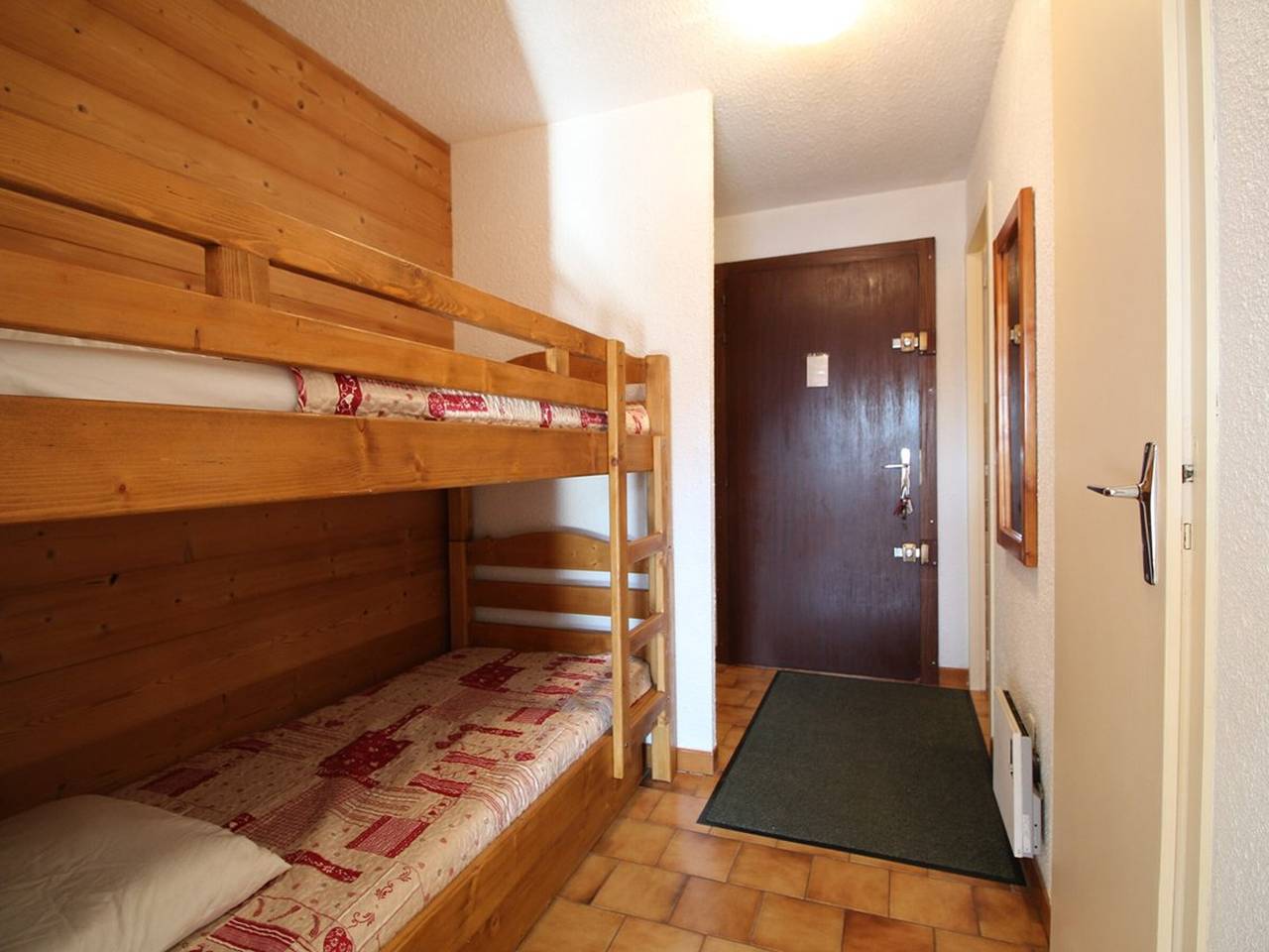 Entire studio, Spacious studio 4 pers with garage and dishwasher in Les Carroz in Les Carroz, Arâches-la-Frasse