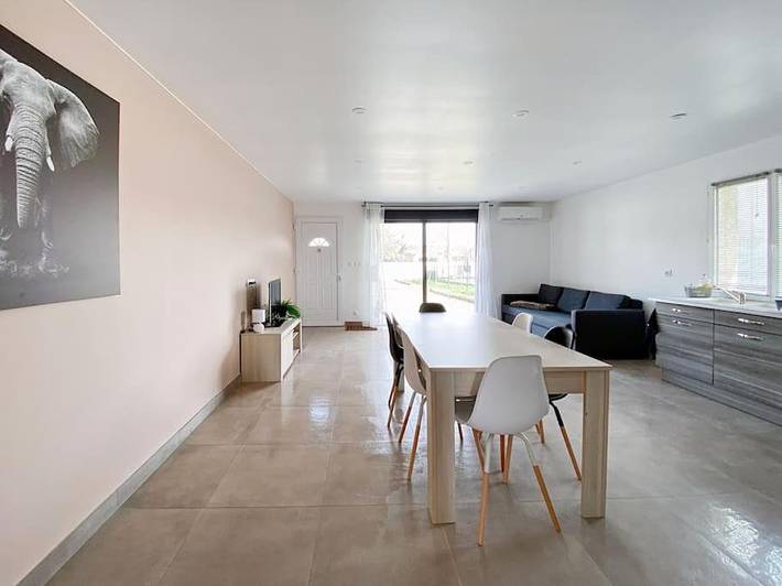 Gîte pour 6 personnes, avec vue ainsi que jardin et terrasse à Labarthe-Inard