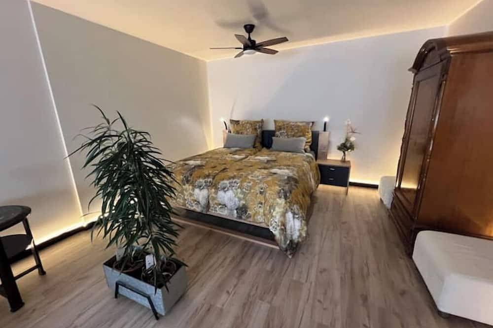 Ganze Wohnung, Ferienwohnung mit Garten und Terrasse in Neuenbürg, Nordschwarzwald