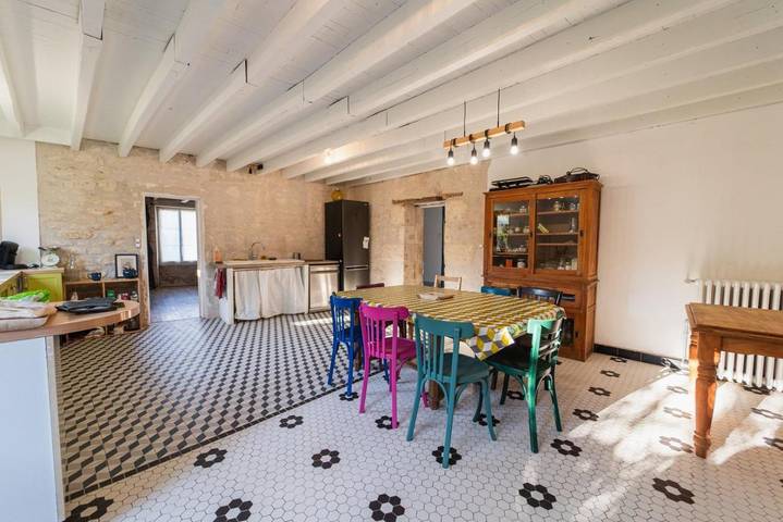 Location de vacances pour 11 personnes, avec jardin et terrasse à Montamisé - 3