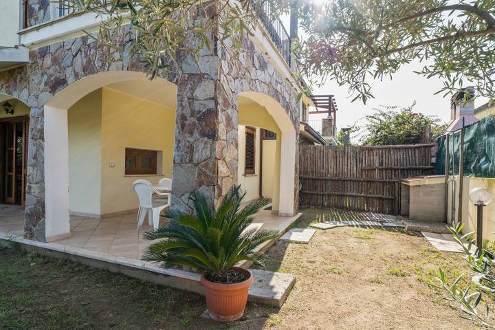 Location de vacances pour 4 personnes, avec Balcon et Jardin à Castiadas - 3