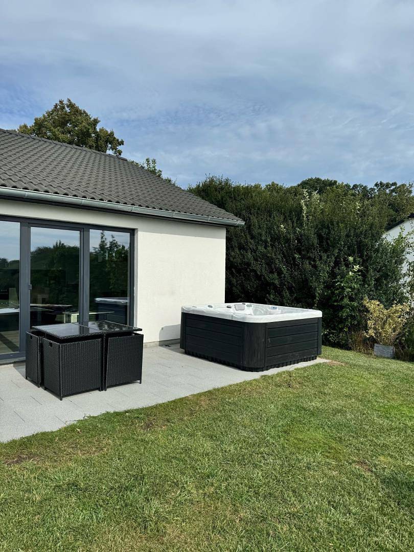 Neu! Modernes Ferienhaus Schwanbeck mit Whirlpool-Option in Dassow, Nordwestmecklenburg (Wismar und Umgebung)