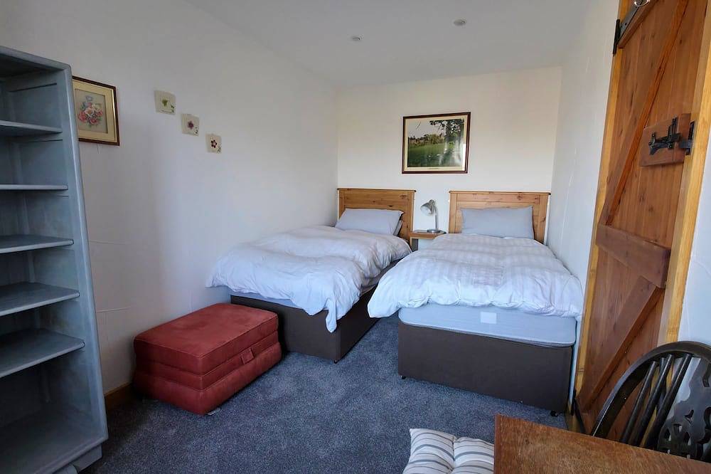 Cosy countryside cottage  10 mins drive from beach and amenities. in Devon
