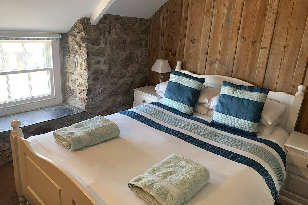 The Old Saltings: Beautiful fisherman's cottage in Sennen Cove, sleeps up to in Sennen, Cornwall