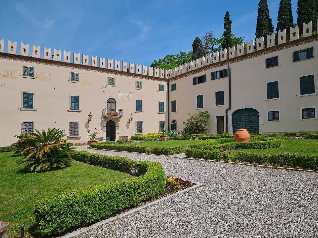 Ganze Wohnung, Al Castello - Elegante Residenz mit Schwimmbad in Colà, Lazise