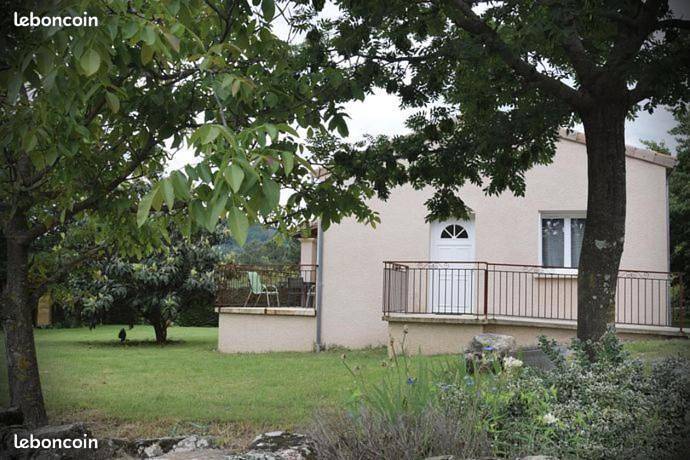 Maison d’hôte pour 5 personnes, avec vue ainsi que piscine et jardin, adapté aux familles à Ailhon - 3
