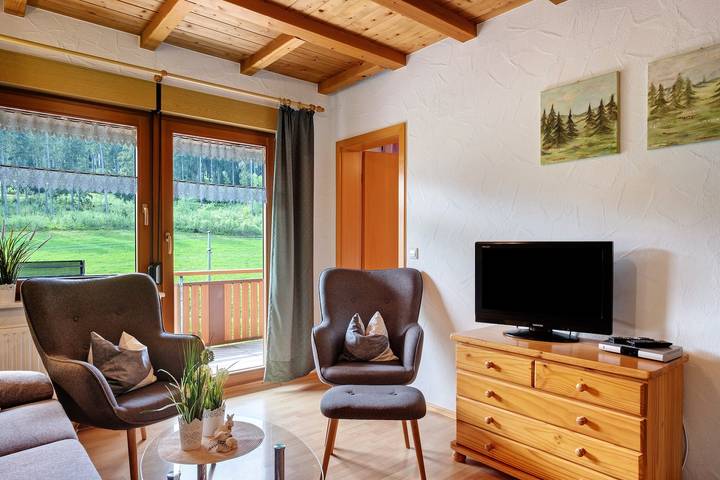 Entire apartment, Holiday Apartment 'West' with Shared Terrace, Shared Garden and Balcony in Schollach (Eisenbach Hochschwarzwald), Eisenbach Hochschwarzwald