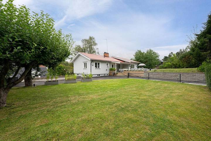 Villa för 5 Personer, med trädgård och utsikt - 1