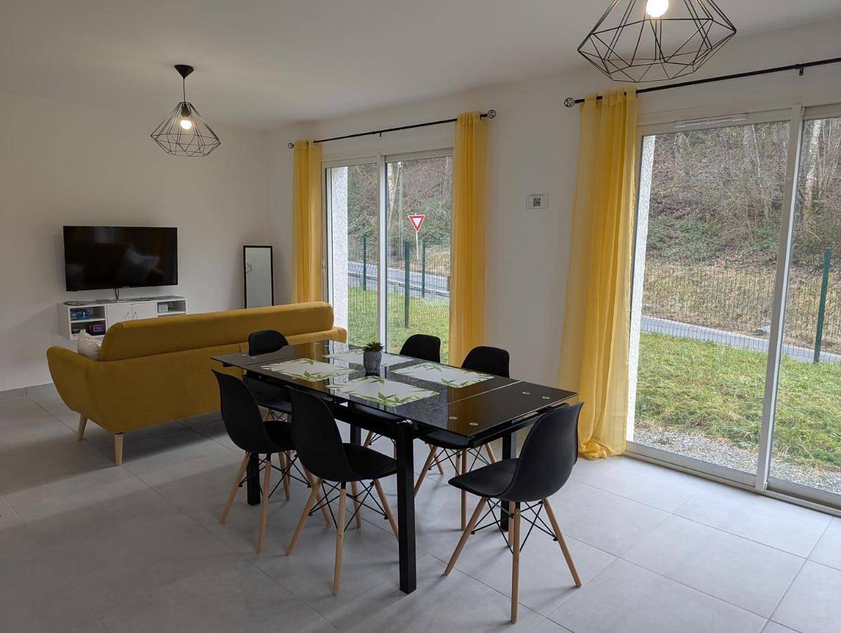 Appartement de vacances entier, Double Room with Mountain View in Marnaz, Région de Bonneville
