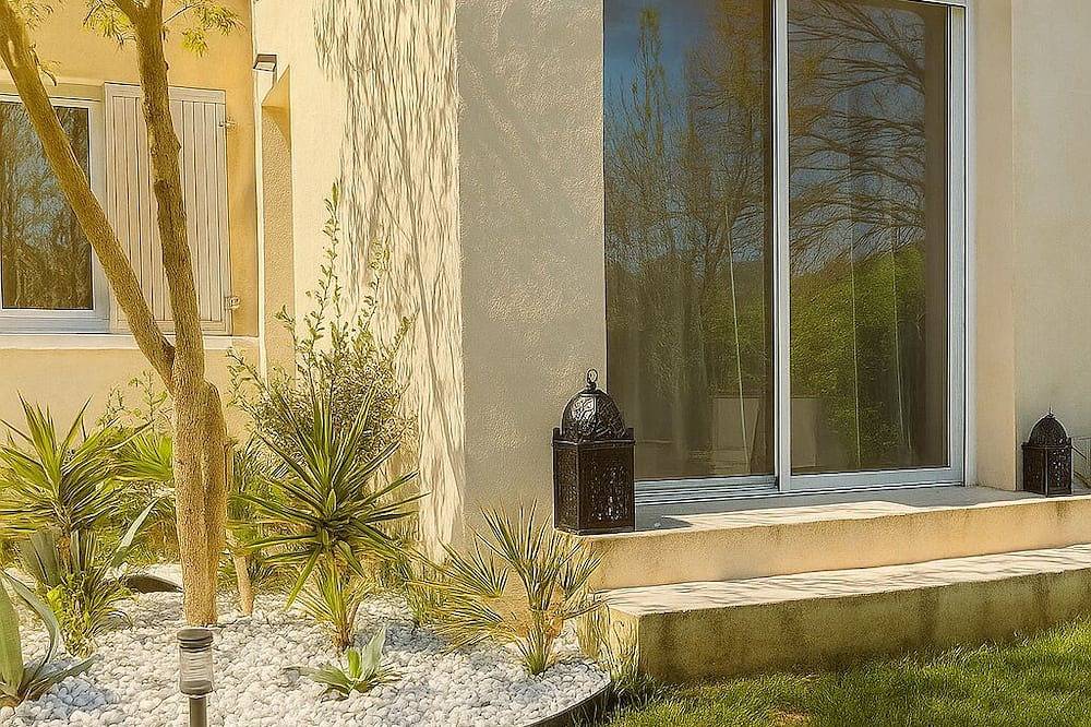 La maison du cerisier Wifi, ideal Family, pets welcome! in Manosque, Parc naturel régional du Luberon