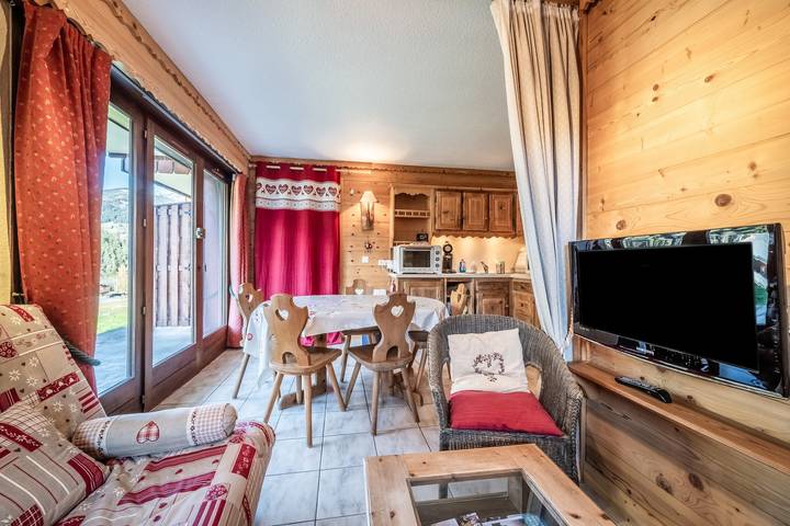 Ganze Wohnung, Ferienwohnung 'T3 Chatel' mit Bergblick, privater Terrasse und Balkon in Châtel, Les Portes du Soleil