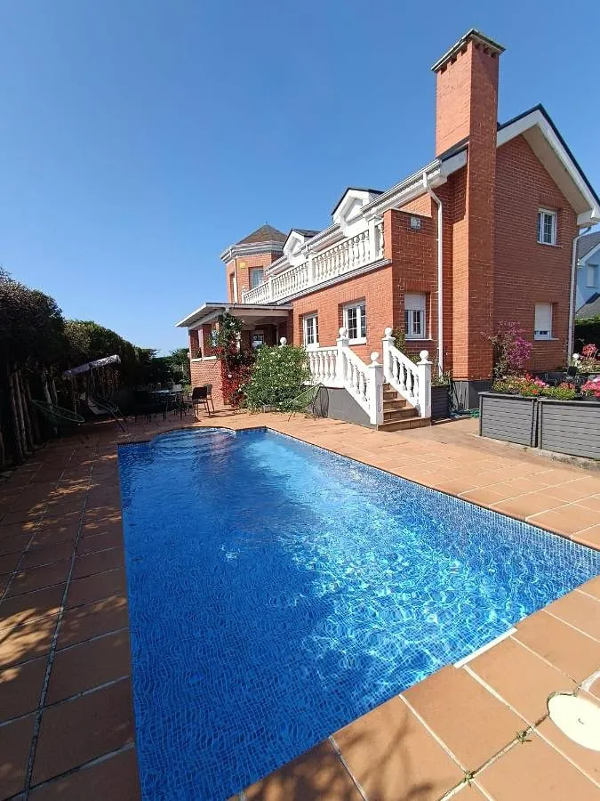 Casa de vacaciones para 11 personas, con jardín además de piscina y vistas - 1