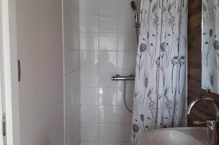 Location de vacances pour 5 personnes, avec terrasse et jardin à Vesseaux - 4