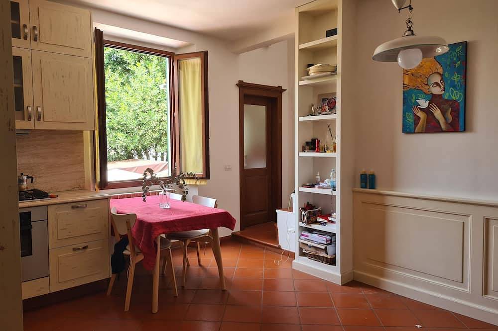Appartamento intero, Charming Home by Ancient Walls in Prato, Provincia di Prato