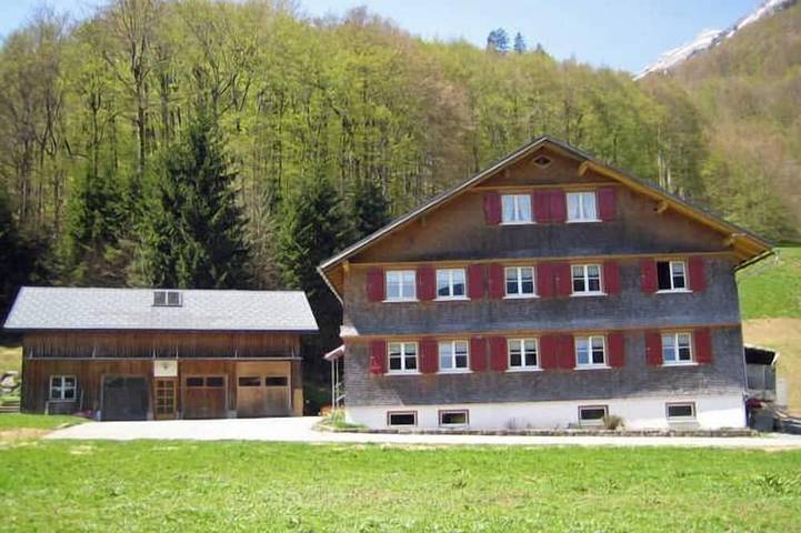 Apartment for 4 people, with garden in Au