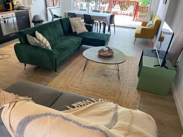 Apartamento de vacaciones para 8 personas, con jardín además de vistas y balcón - 1