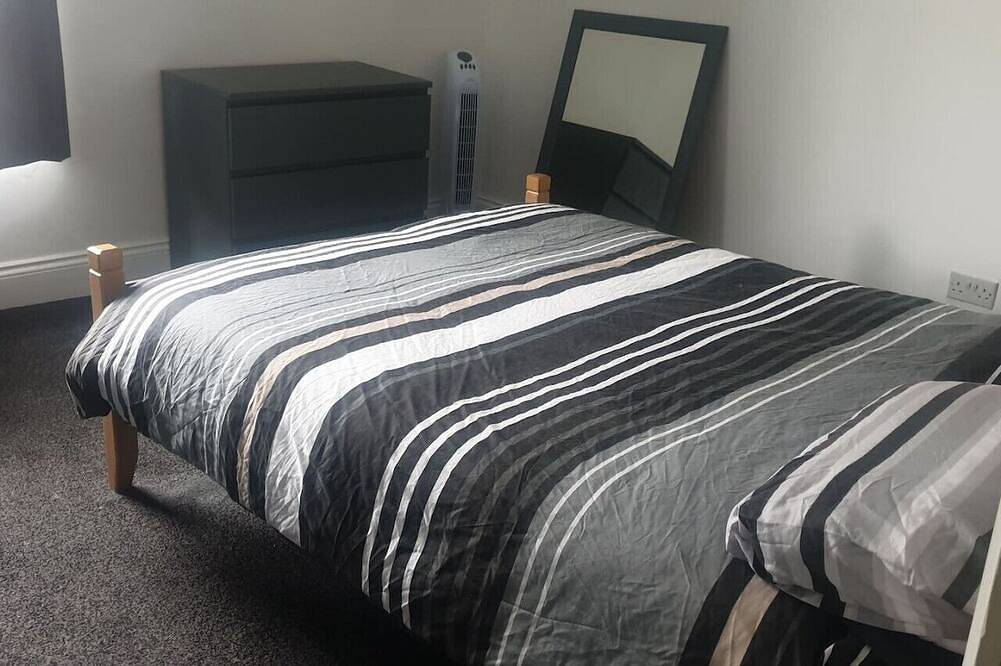 Hullidays》University Quarter 4 Bed House in Kingston-upon-Hull, Yorkshire and the Humber