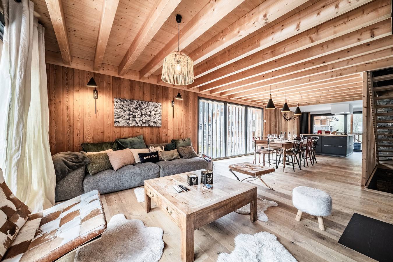 Chalet "Mitoyen Ysaline" avec vue sur les montagnes, terrasse privée et Wi-Fi in Chatel, Les Portes du Soleil