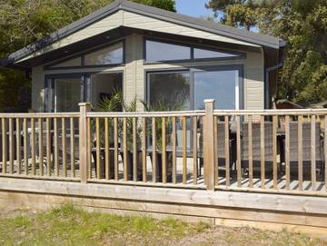 Log Cabin for 4 People in Waveney District, Suffolk, Photo 1