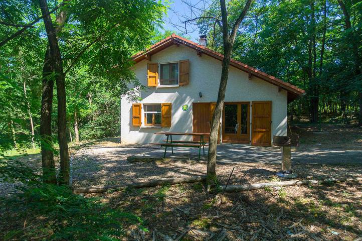 Gîte pour 6 personnes, avec piscine et terrasse, animaux acceptés à Sonnay