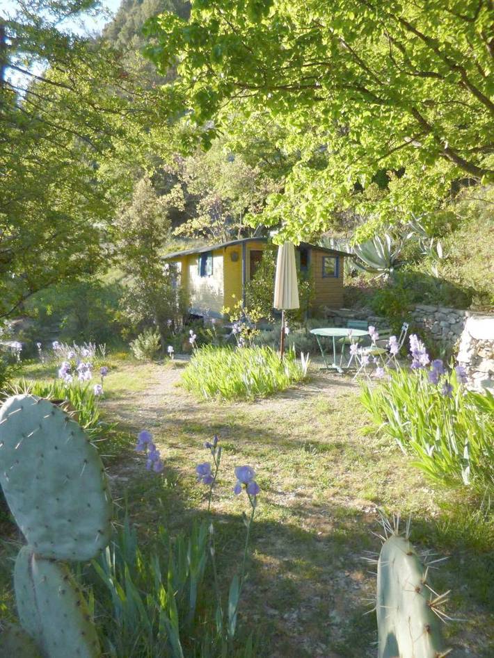 Location de vacances pour 2 personnes, avec vue et jardin à Aubres - 2