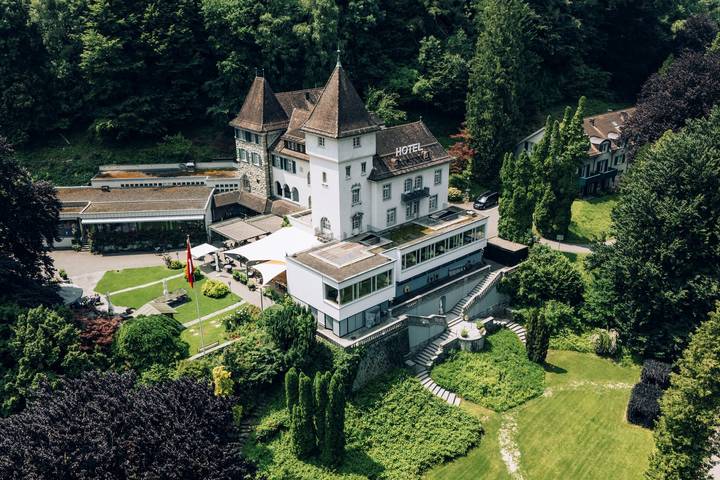 Hotel voor 2 personen, with Balkon and Terras as well as Whirlpool and Tuin in Zwitserland