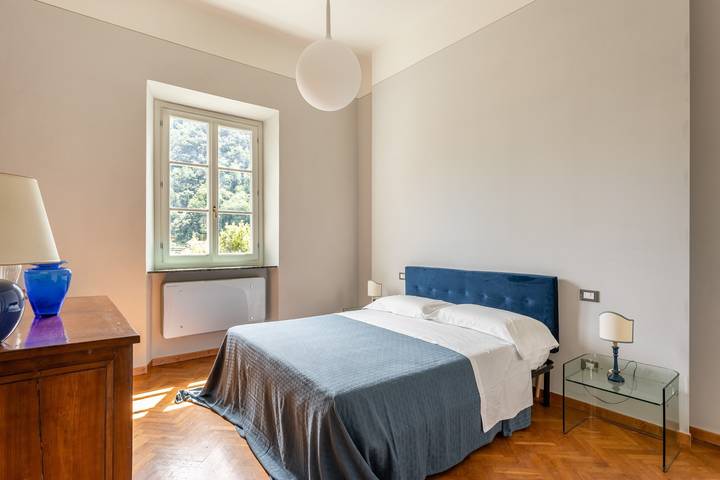 Villa 'Brecht' with Private Terrace, Wi-Fi and Air Conditioning in Bagni di Lucca, Lucca Province