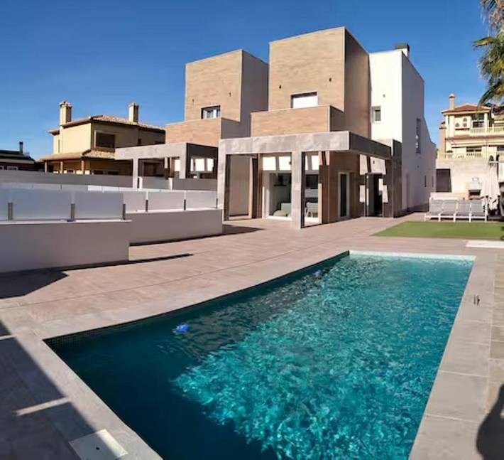 Casa rural para 11 personas, con vistas además de jardín y piscina, Se admiten mascotas en Torrevieja - 2