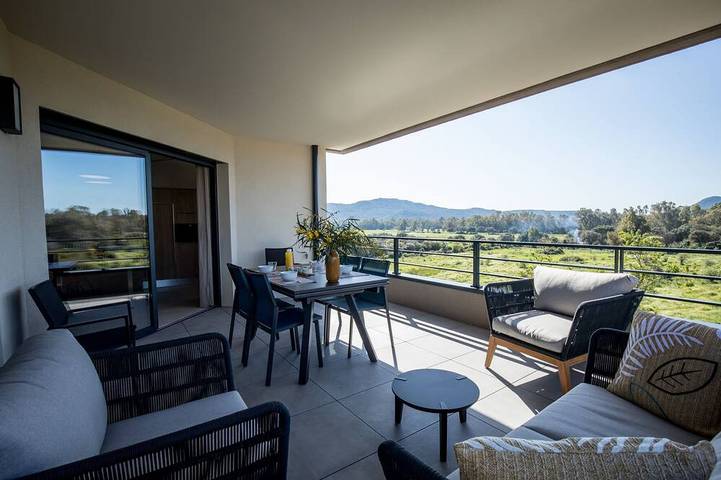 Gîte pour 6 personnes, avec Terrasse dans Office de Tourisme Porto Vecchio Sud Corse