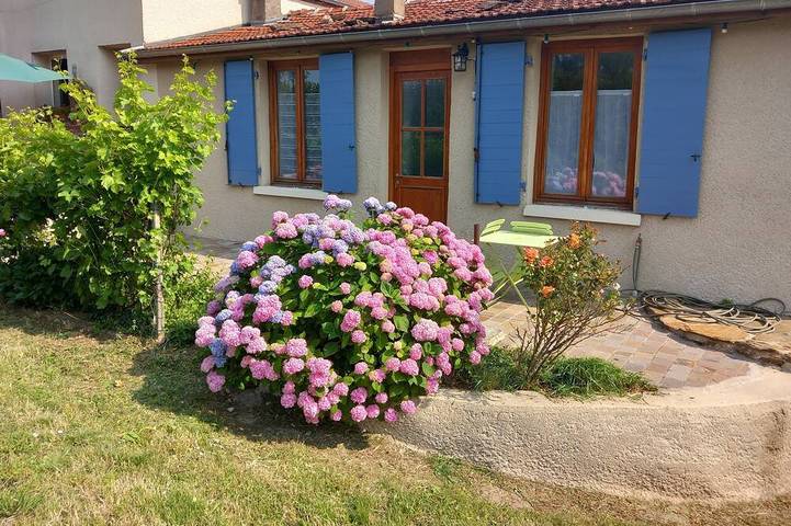 Location de vacances pour 3 personnes, avec Terrasse et Jardin à Loire-sur-Rhône