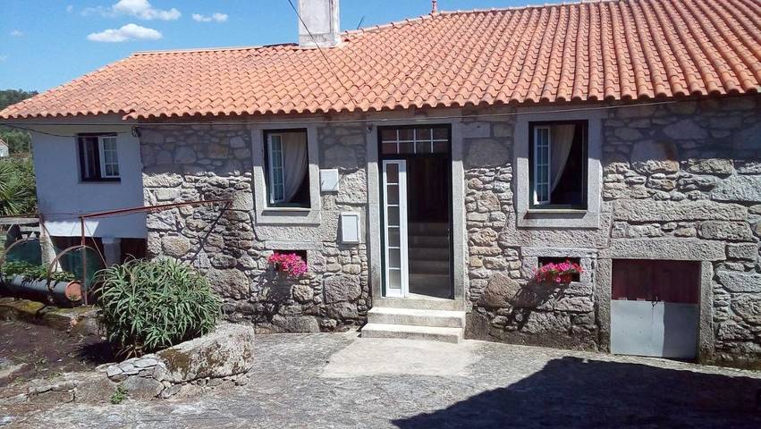 Location de vacances pour 9 personnes, avec jardin, animaux acceptés à Vila Praia de Ancora - 2