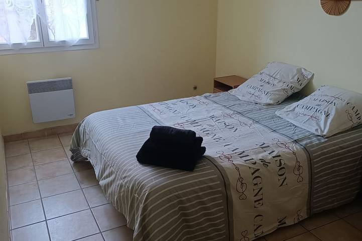 Location de vacances pour 8 personnes, avec terrasse et jardin à Fos-sur-Mer - 4