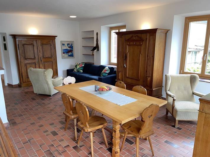 Ganze Wohnung, Ferienwohnung mit herrlicher Panoramablick und ein Badestrand direkt vor der Tür in Gambarogno, Lago Maggiore (Schweiz)