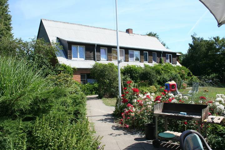 Ferienwohnung für 3 Personen, mit Terrasse und Garten sowie Sauna in Naturpark Westensee