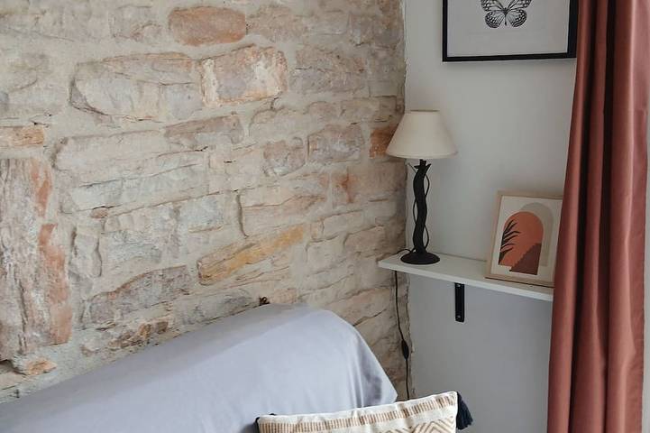 Location de vacances pour 6 personnes, avec jardin à La Chapelle-de-Bragny - 2