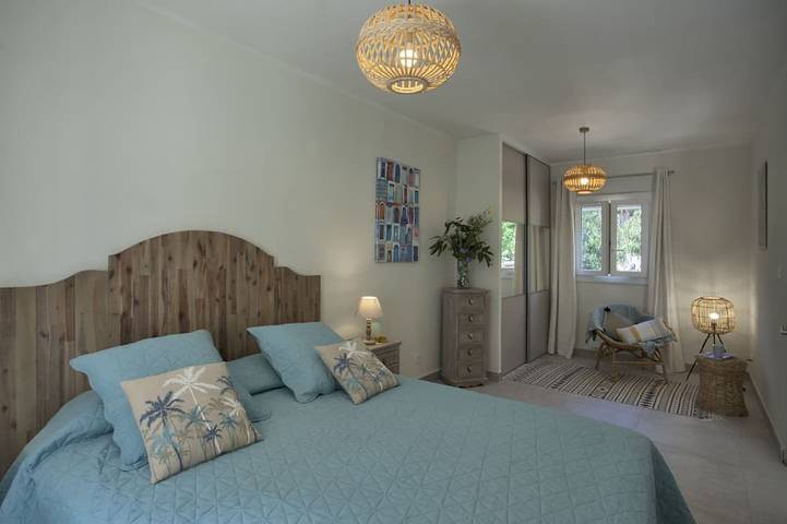 Gîte pour 4 personnes, avec jardin ainsi que terrasse et jacuzzi à Sorbo-Ocagnano - 2