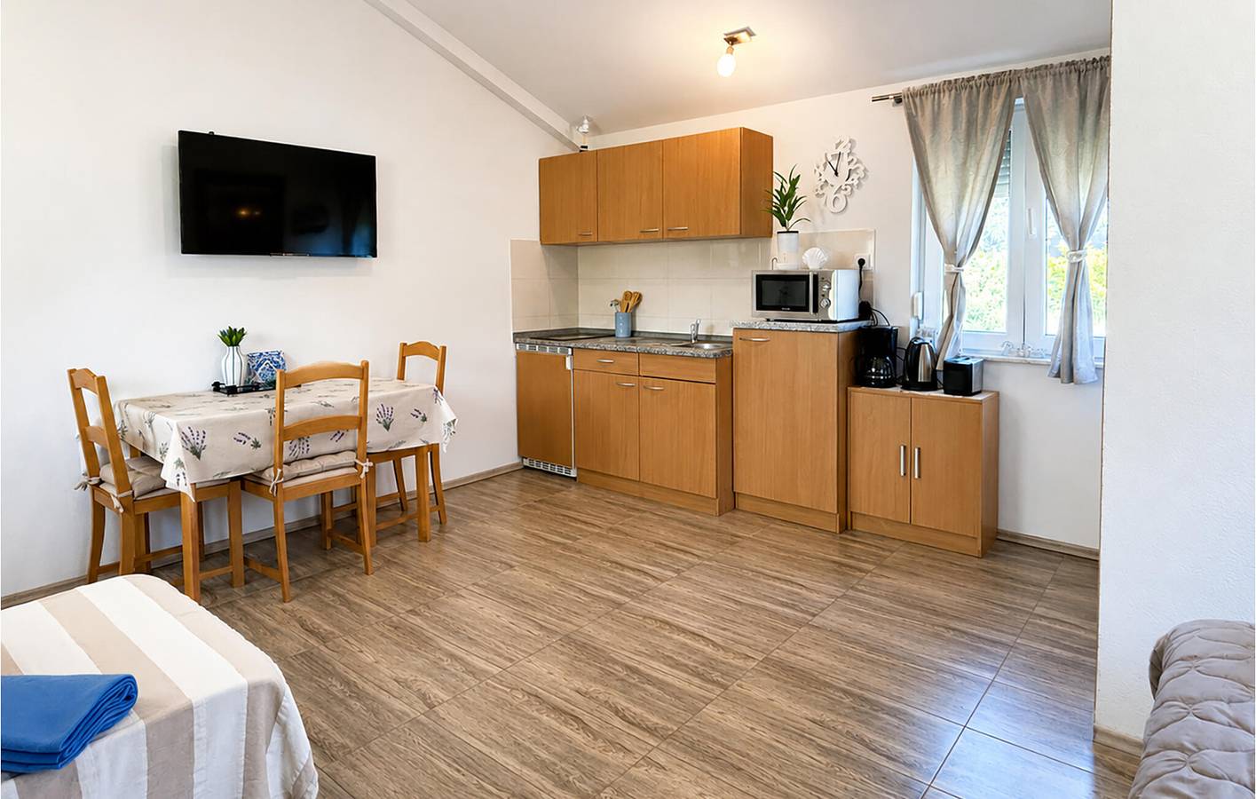 Gemütliche Wohnung mit Terrasse und WLAN, 1 km vom Strand entfernt! in Zadar (Kommun), Zadar