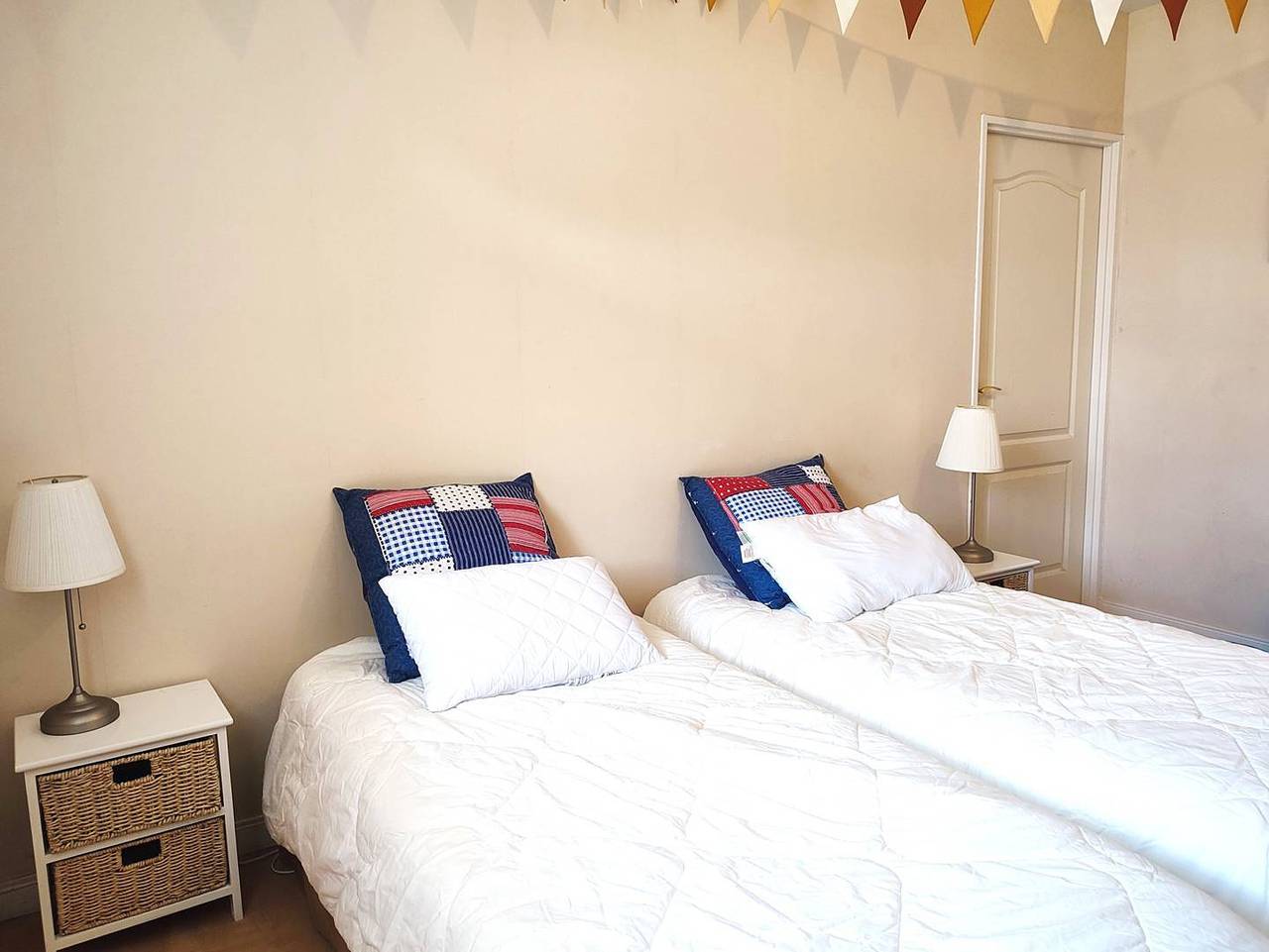 Appartement entier, Appartement Duplex Vue Mer face à la plage du Coz-Pors à Tregastel in Coz-Pors, Trégastel