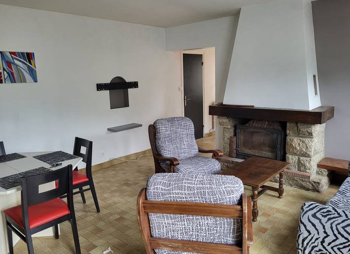 Gîte pour 4 personnes, avec jardin à Poullaouen - 3