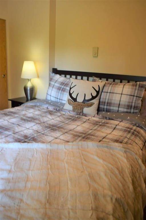 Log Cabin for 6 Guests in Packwood (WA), Cascade Range