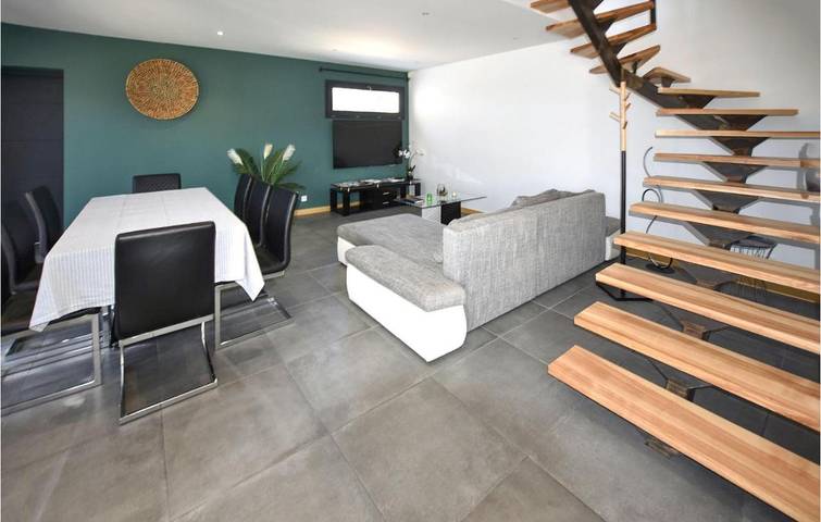 Location de vacances pour 10 personnes, avec piscine et jardin à Colonzelle - 4